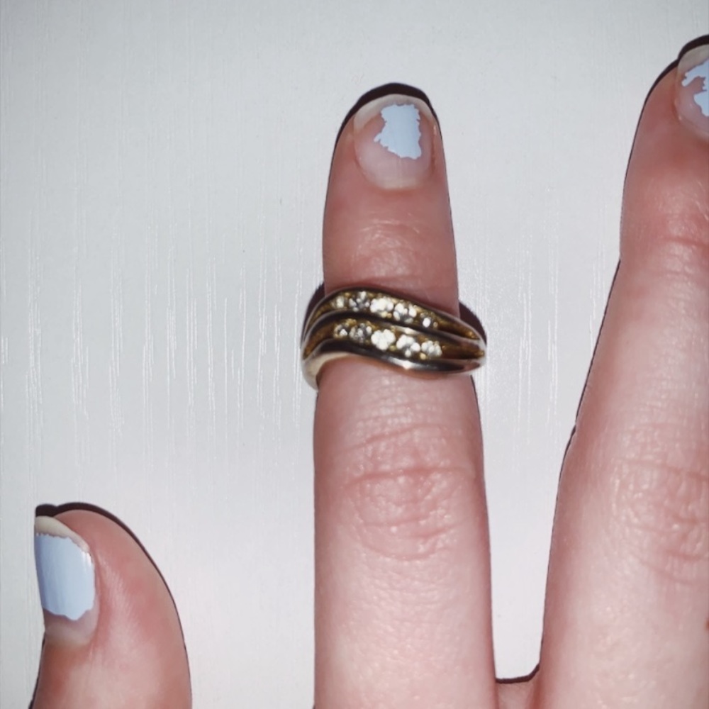 gold ring - Picture 4 of 4